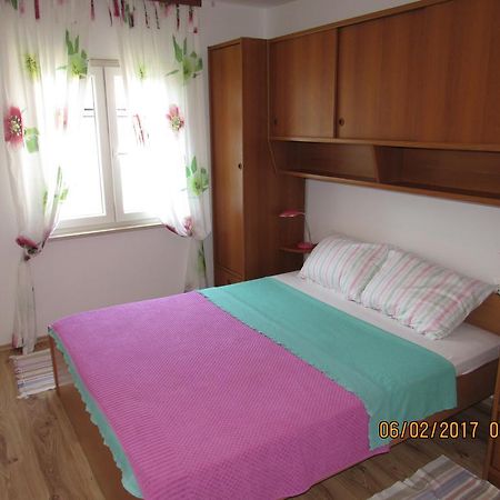 Guest House Vanessa Supetar Eksteriør billede