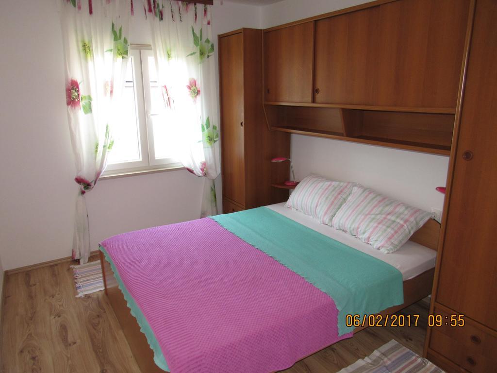 Guest House Vanessa Supetar Eksteriør billede